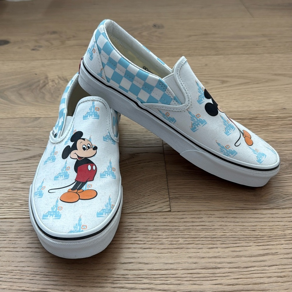 NWOT Disney Parks WDW 50th Logo Vans Mickey White Slip On Sneakers M7 W8.5